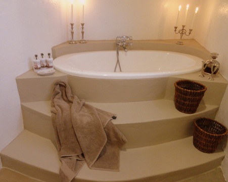 Lovely pampering bathroom at Porcupine Self Catering Cottage.